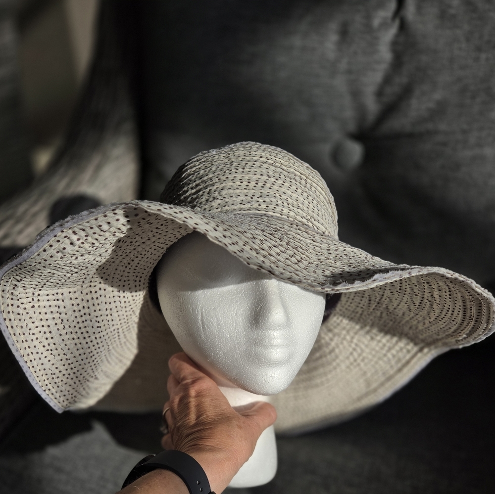 Wallaroo Beige Polka Dot Sun Hat - Picture 11 of 11